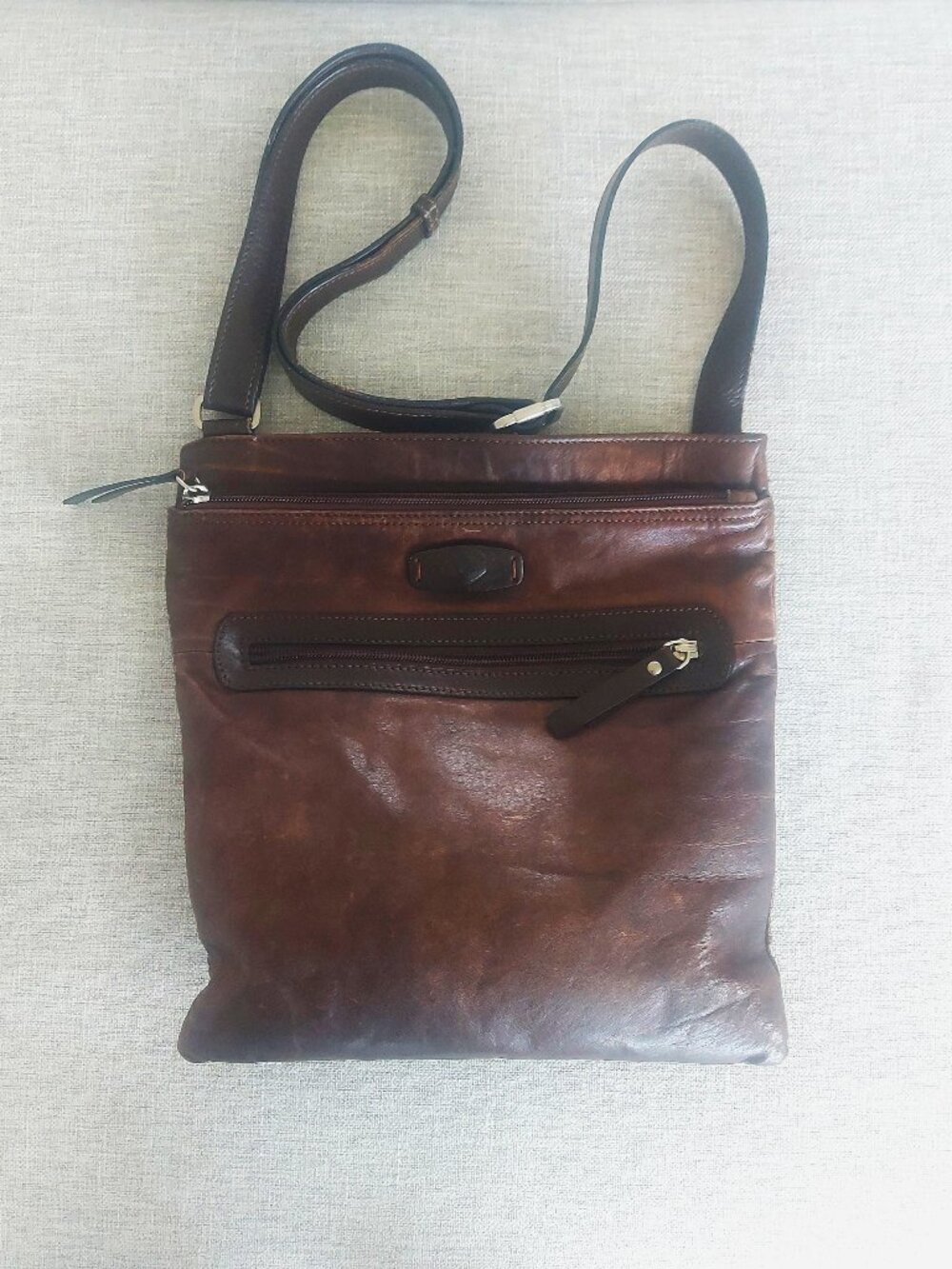 The Trend Vintage Italian Leather Crossbody Bag in Walnut Brown